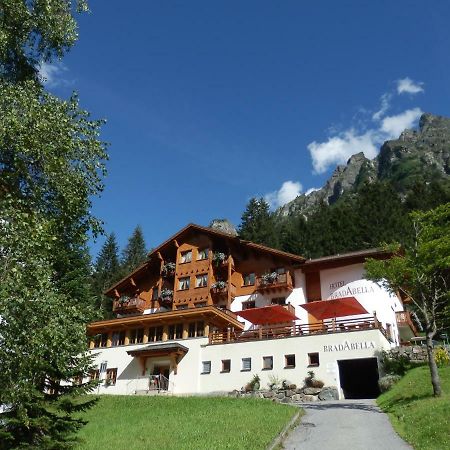 גרגלן Hotel Bradabella - Montafon מראה חיצוני תמונה